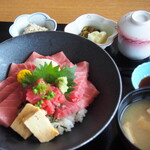 本マグロ鉄火丼