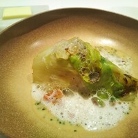 ラ ペ - お魚料理　スズキ　レタス　バターのソース