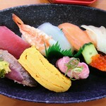 無添くら寿司 - 令和4年6月 平日ランチタイム
にぎりランチ(にぎり9貫＋茶碗蒸し) 580円