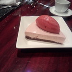 BISTRO GYORAN 魚籃 - 苺のムース＆アイスクリーム