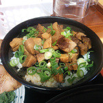 豚骨 ユニバーシティ 濃厚学部 - ミニチャーシュー丼