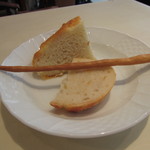 VIA Brianza - フォカッチャとグリシーニ