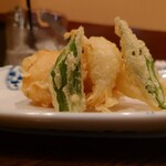 和食 もろ美 - 海老真丈と大蒜の天ぷら