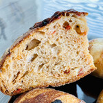 モイベーカリー - 季節のカンパーニュ