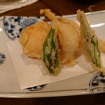 和食 もろ美 - 海老真丈と大蒜の天ぷら