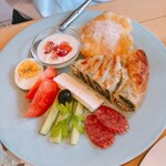 WORLD BREAKFAST ALLDAY - ブルガリアの朝ごはん　1680円(税込)