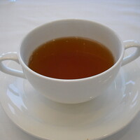 東京會舘 銀座スカイラウンジ - コンソメスープ