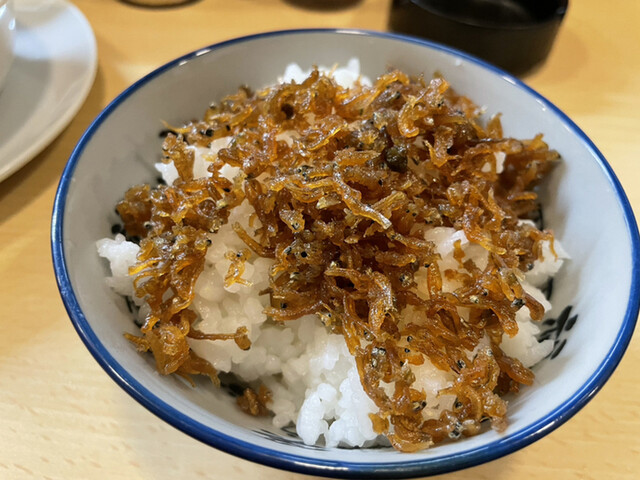 点数以上のお店、これが旨い！大阪の夜、小腹が空いたらかすうどん
