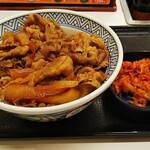 吉野家 - 牛丼頭の大盛り、汁抜きとキムチ（￥６７７）