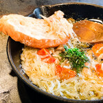 小沙丁魚和番茄的大蒜橄欖油風味鍋