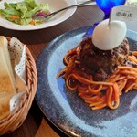 カフェ・レストラン 神戸望海山 -  デミグラスハンバーグ＆ナポリタンパスタ 望海山Style