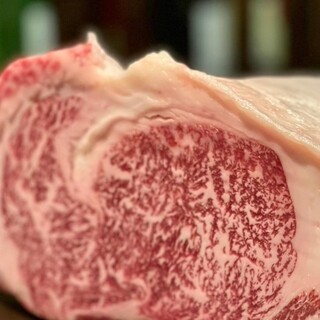 Specialty Wagyu beef that does not compromise on quality. There is also a menu tailored to the season.