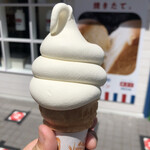 牛乳食パン専門店 みるく - みるくソフト　200円