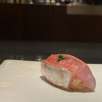鮨m - 