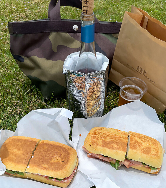 SANDWICH MOMENT photo 2