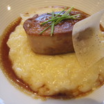 フォワグラ　ブランチャで焼き、パルメザンチーズのリゾットと共に