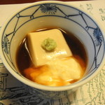 まずは胡麻豆腐と生湯葉