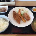 Ekimae Yappa Shokudou - ミックスフライ定食
