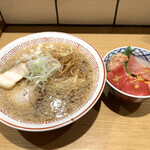 きたかた食堂 - 醤油ラーメン+天然大トロ漬け丼 