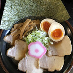 上州濃厚中華蕎麦 はたお商店 - チャーシューがズラリ！(⌒-⌒; )