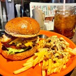 GOLD BUCKS BURGER - 