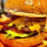 GOLD BUCKS BURGER - 