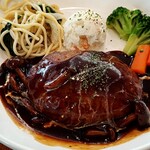 カフェレガロ - 甘みあるデミソース。