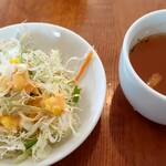 カフェレガロ - サラダ、スープもついてます。