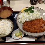 丸和 - ロースカツ定食