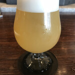 ROCK - 柚子ヴァイツェン。こちらはヴァイスと違いヴァイツェンらしさを残したものに柚子のアクセント。続けて飲むと違いがハッキリしていて良いですわ(^ ^)