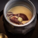 鮨 匠海 - ホタルイカの茶碗蒸しは塩味のバランスが◎