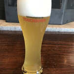 ROCK - ヴァイス。ヴァイツェンから甘味を削ぎ落とした仕上がり。甘くないわけではないけど、ヴァイツェン特有のもったり感が苦手な人でもこれはいけるのではないかと。