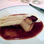 ポン・ヌフ - ホワイトアスパラ　単品でも前菜一皿になってしまいます。　味がすごくいいです。