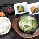 [High-quality collagen] Beef tendon, radish, and tofu soup lunch