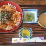 レイクサイドキッチン トントン - 牛丼　1,000円