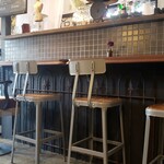 カフェ シャンブルドット - カウンターでも良いかな。
あ、でも店主様がカウンター中にいるから
知り合いじゃないと気まづいかな。