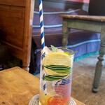 カフェ シャンブルドット - ランチセットのドリンク。黒板のオススメから『ジンジャーレモンーソーダ』