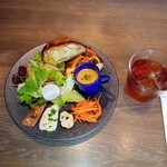 Bistro Apero - ベーコンのキャッシュプレート　ウーロン茶