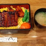 Unagi Kushiryouriu Chouten - 鰻の蒲焼きと焼鳥を同時に楽しめる！みそ汁付き、20食限定うっとり重980円