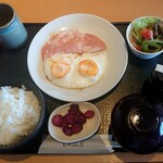 オムライス専門店 イーグル - ハムエッグ定食  ( 玉子堅焼き仕様 )