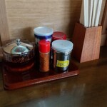 とらや分店 村田や - カウンター席上の調味料他達！