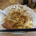 ラーメン つるや - ラーメン（中）➕炙りチーズ➕全マシ