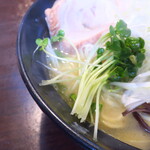 麺酒房 龍安 - カイワレ大根