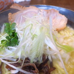 麺酒房 龍安 - 白髪ネギ