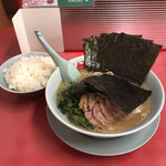 Yamaokaya - 醤油チャーシュー麺海苔・ほうれん草トッピング+ライス