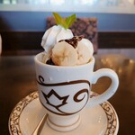 元町珈琲 - 元町そふとくりんチョコバナナホイップ