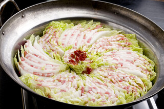 Motsunabe Yamashou - やましょう鍋（豚肉と白菜のサンド鍋）