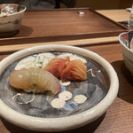 Sushi Rokushiki - 赤貝と忘れた。わさびではなく柚子胡椒が中に入っていてアクセント。
