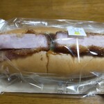LAWSON - 料理写真:厚切りハムカツドッグ