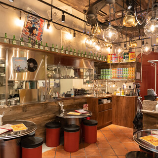 A bright, food stall-style Izakaya (Japanese-style bar) where you can enjoy the "Little Korea" feeling◎